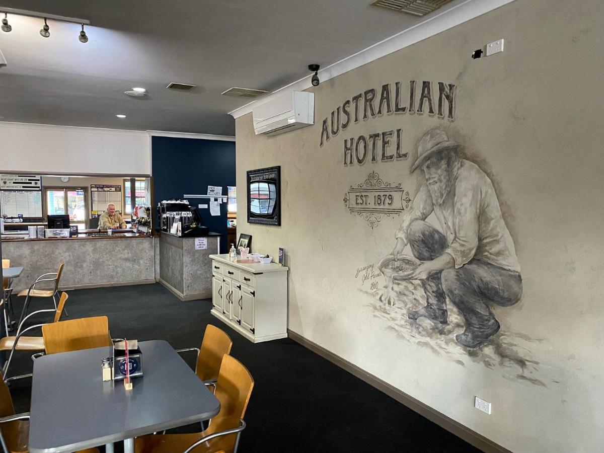 Australian Hotel Young Exteriör bild